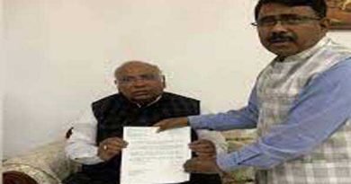 कांग्रेस सांसद अब्दुल खालिक ने इस्तीफा वापस लिया