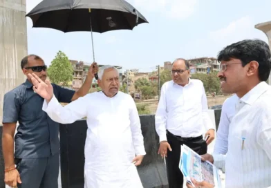 देखें तस्वीरें, मीठापुर महुली सड़क और पाटलिपुत्र बस टर्मिनल का निरीक्षण किया मुख्यमंत्री ने