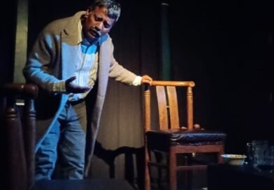 स्वप्निल और स्मृतिपरक संसार में जीना दिखाता है “डेढ इंच उपर”