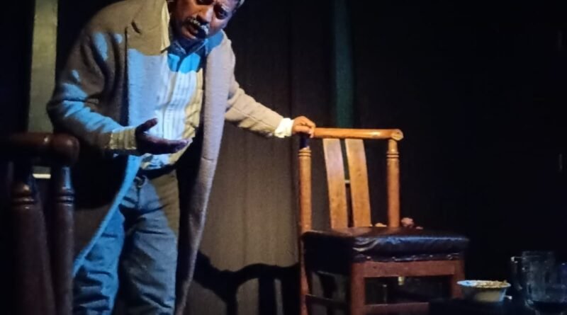 स्वप्निल और स्मृतिपरक संसार में जीना दिखाता है “डेढ इंच उपर”