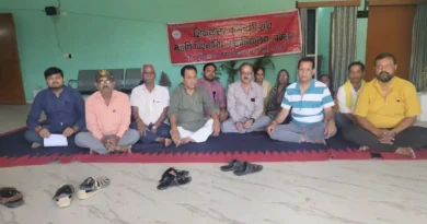 महर्षि विश्वामित्र महाविद्यालय में कर्मचारियों के आंदोलन को प्राचार्य और शिक्षकों का समर्थन, सरकार से समाधान की मांग