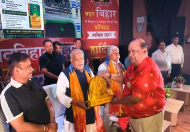 लोकतंत्र की मजबूती के लिए मीडिया की भूमिका महत्वपूर्ण : श्रवण कुमार