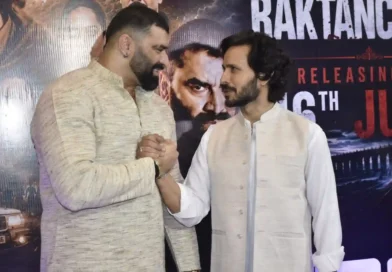 रक्तांचल सीजन-3 के प्रमोशन के लिए पटना पहुंचे अभिनेता क्रांति प्रकाश और निकितिन धीर