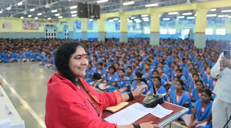 KISS में दिखा ‘असली भारत’, साध्वी ऋतम्भरा ने डॉ. अच्युत सामंत के समर्पण और तपस्या को सराहा