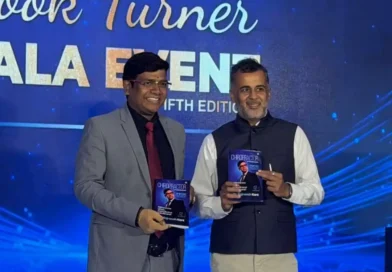 ताज होटल में आयोजित लाइव डेमो में डॉ. रजनीश कांत की पुस्तक ‘कायरोप्रैक्टर एंड फिजियोथेरेपिस्ट’ का चेतन भगत ने किया लोकार्पण