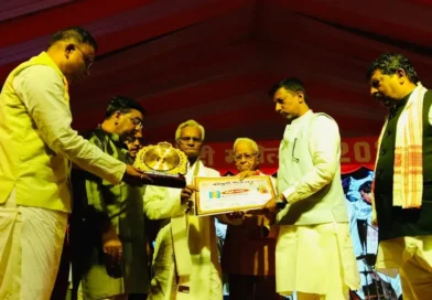 कौमुदी महोत्सव में कमल नयन श्रीवास्तव को साहित्य रत्न सम्मान