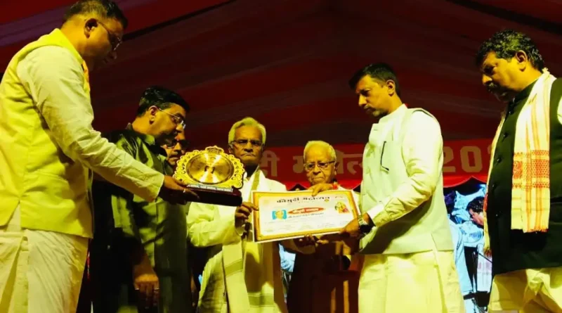 कौमुदी महोत्सव में कमल नयन श्रीवास्तव को साहित्य रत्न सम्मान